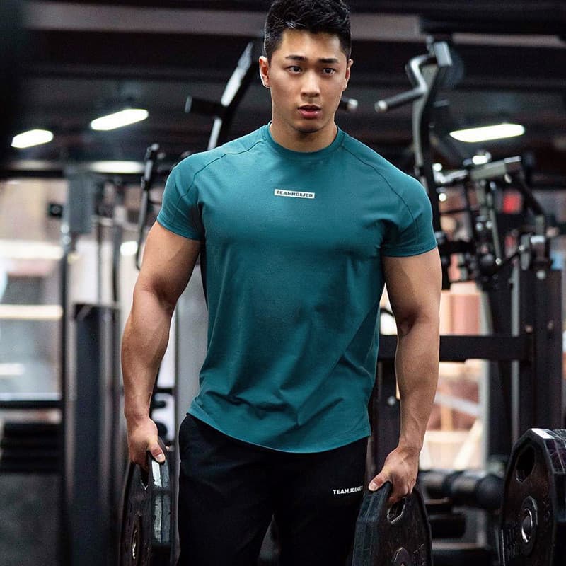Camiseta esportiva muscular masculina de manga curta 2025 verão irmãos absorção de umidade respirável treinamento de cor