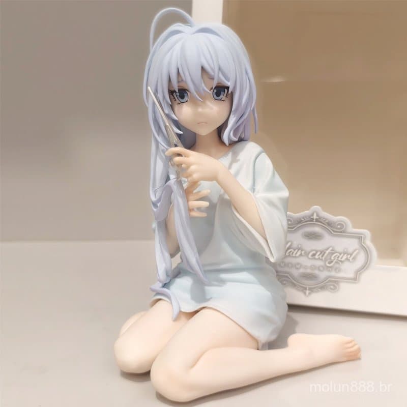 202614CM Anime Japonês Wandering Witch: The Journey of Elaina Figura de Ação em PVC em Posição Sentada com Cabelo Cortad