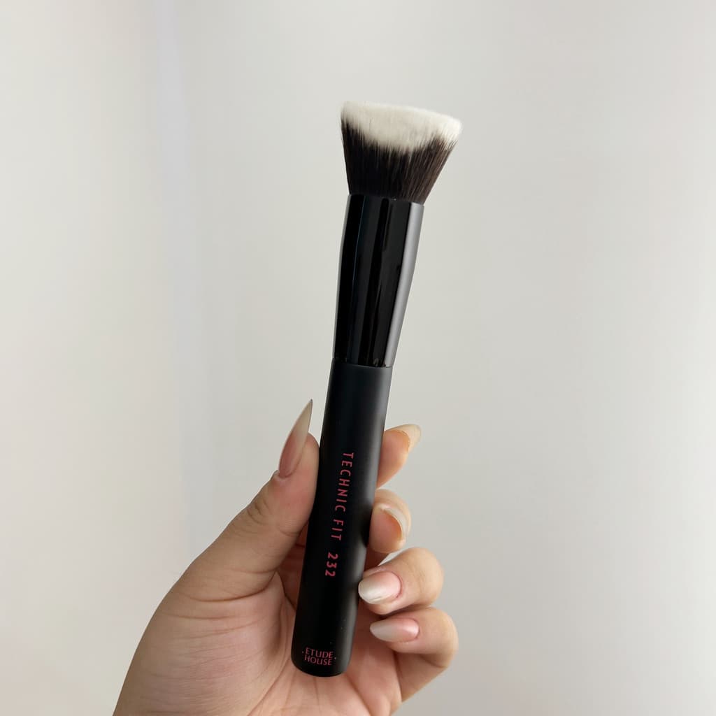 Etude House 232 Pincel de base de inclinação dupla Pincel de base 3D Pincel de contorno Pincel de contorno sem pó Maquia