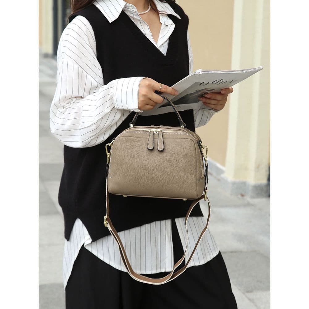 Bolsa 2025 Novo Estilo Moda Bolsa Feminina Primavera Verão Bolsa Mensageiro Couro Genuíno Bolsa Feminina All-Match Bolsa