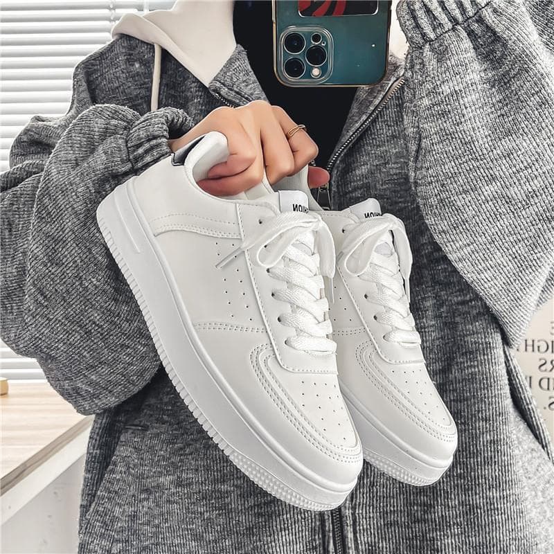 Pequenos sapatos brancos masculinos primavera respirável adolescente Casual All-Match sapatos masculinos 2026 novo estil