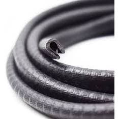 PERFIL CASCA DE COBRA 15 MM  X  9 MM PRETO - ROLO 50 METROS