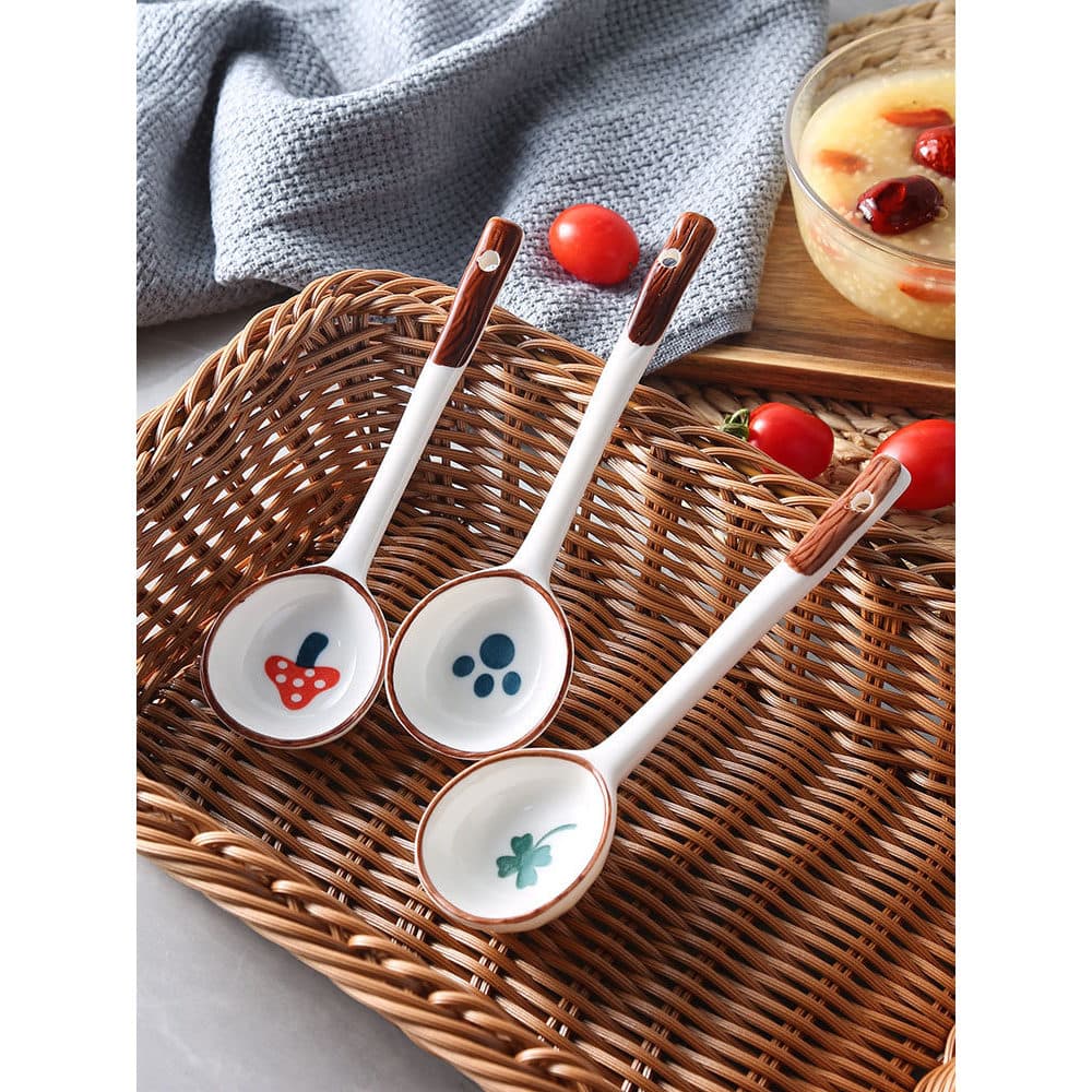 Estilo japonês de alto valor para beber sopa especial colher de cerâmica doméstica pequena colher de sopa de cabo longo