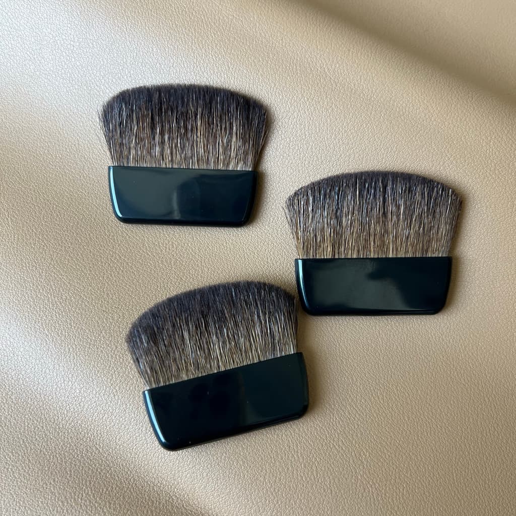 Pincel de maquiagem portátil de cabeça plana para cabelo de Animal W132