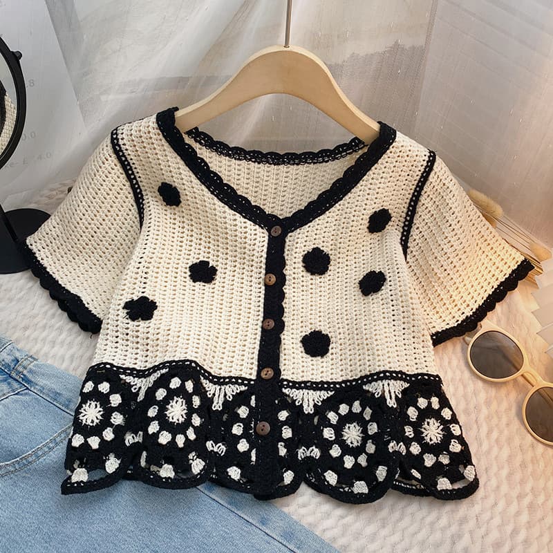 Design crochê oco curto malha Cardigan feminino 2026 verão novo estilo versão coreana toalha bordada manga curta com dec