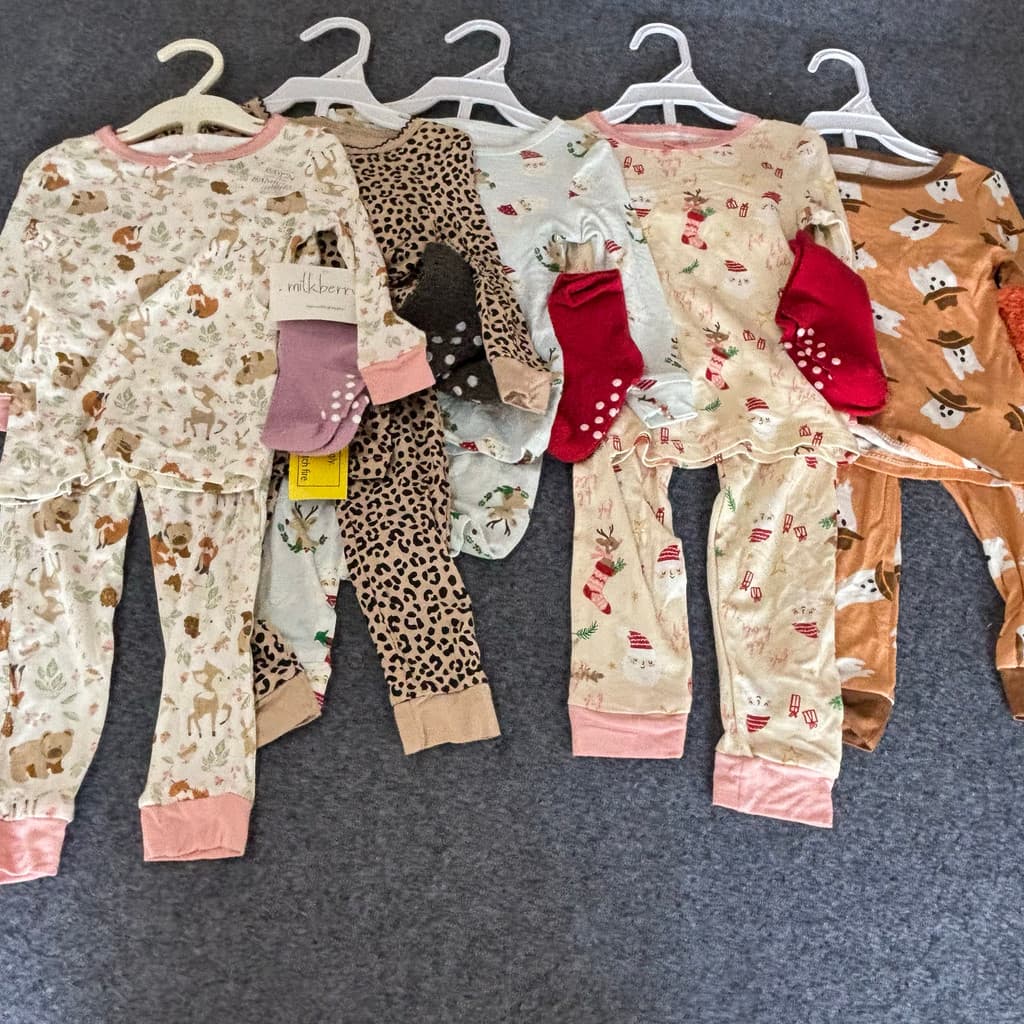 Conjunto de pijamas de fibra de bambu para bebês de comércio exterior com meias conjunto de três peças sensação macia e