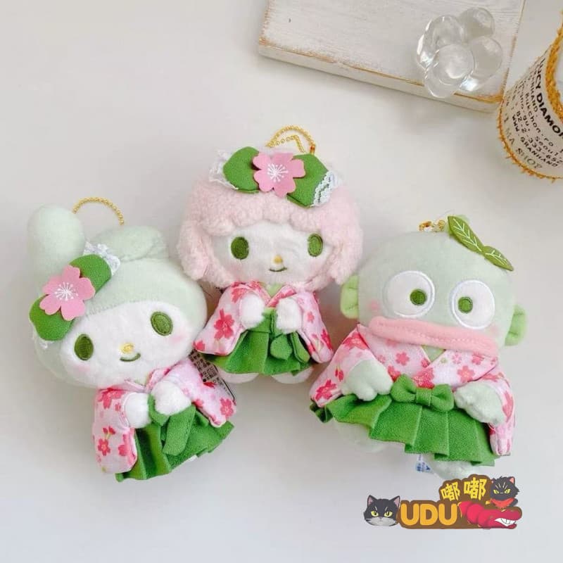Autêntico Pendente de Pelúcia da Série Sanrio Green Matcha Kimono, Pendente de Pelúcia Fofo Hello Kitty com Kimono, Bone