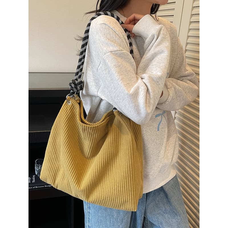 2026 novo estilo bolsa de ombro de grande capacidade feminina Commuter saco de veludo moda All-Match portátil leve inver