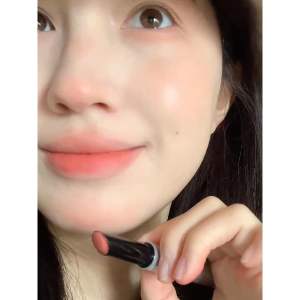 Artefato macio ~ lápis de lama labial com foco macio névoa macia fosca baixa saturação não é fácil de borrar segurar maq