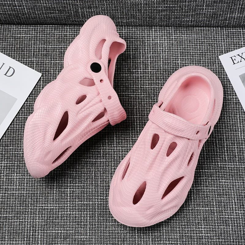 20262025Ano exterior usar sandálias Upstream novo estilo sapatos coco Baotou 2026 moda sentido piso buraco chinelos merd
