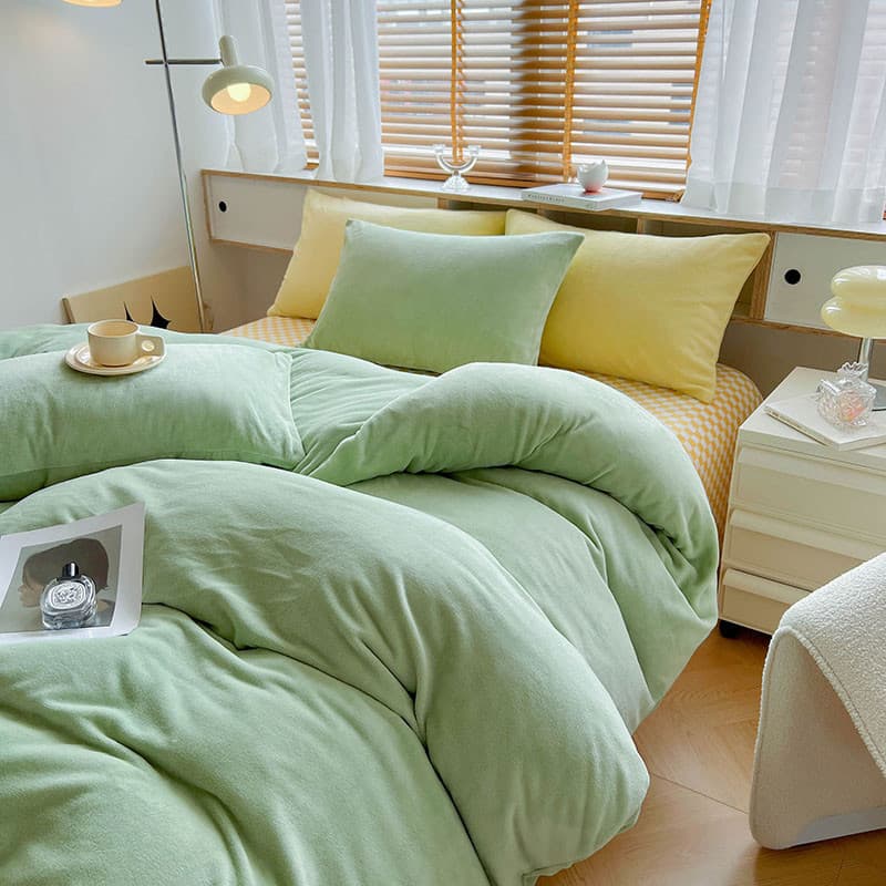 Inverno engrossado leite veludo conjunto de quatro peças cama Coral flanela cor sólida colcha capa de três peças conjunt