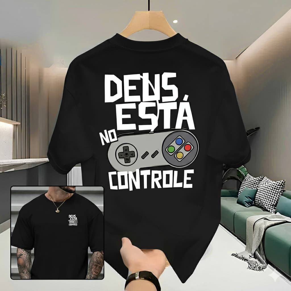 Camiseta DEUS ESTA NO CONTROLE camisa blusa tshirt catolica gospel evangelica cores