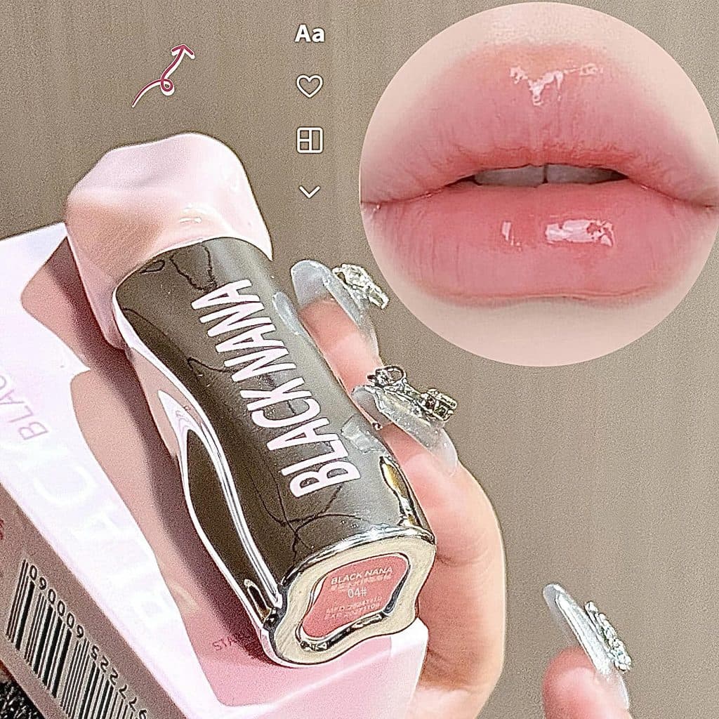 Batom nude, gloss labial cor de figo, hidratante e não pegajoso, com acabamento espelhado.