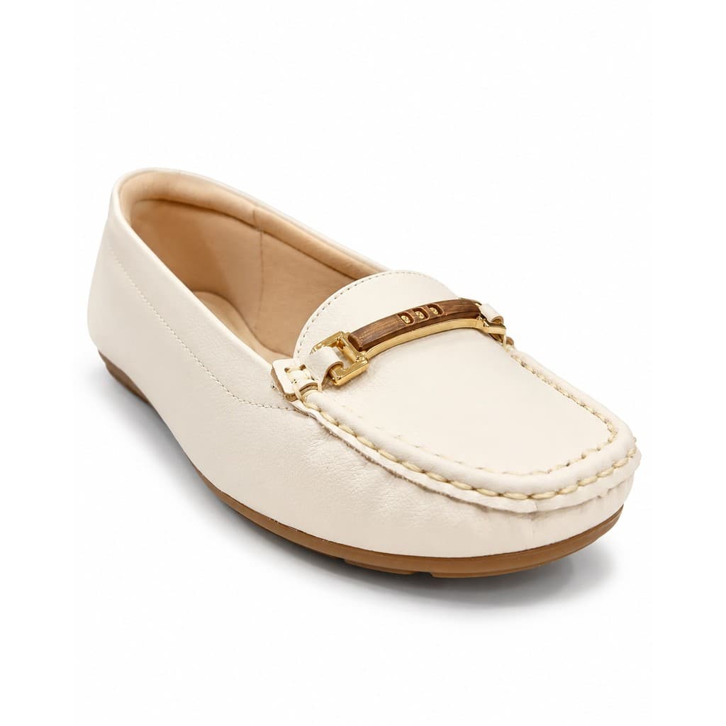 Mocassim Modare Branco Off Detalhe Metal Estilo Moderno