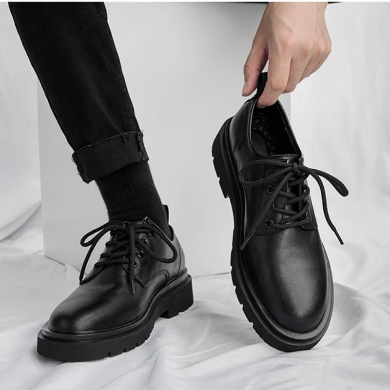Outono novo estilo de couro preto ferramentas de sola grossa baixo-Top Martin botas All-Match estilo britânico dedo do p