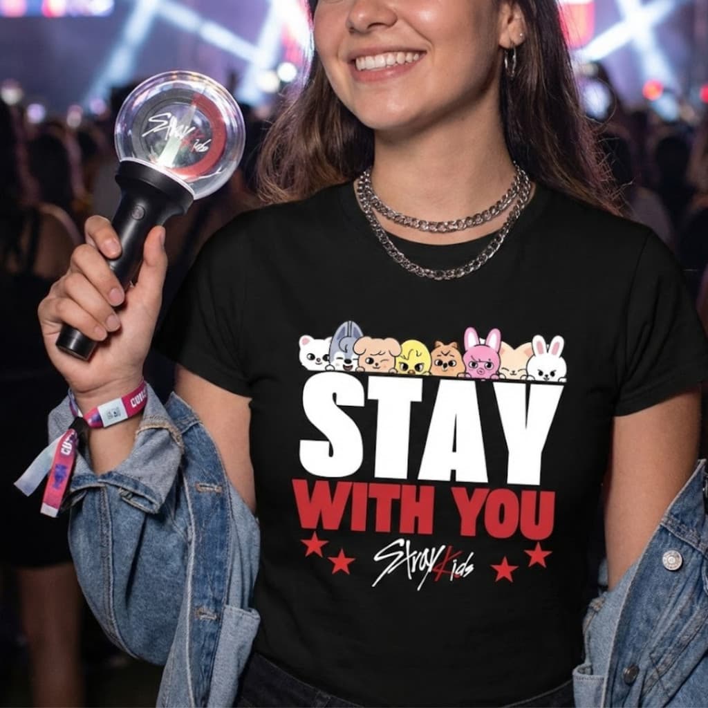 Camiseta STAY / Stray Kids / Malha com elastano
