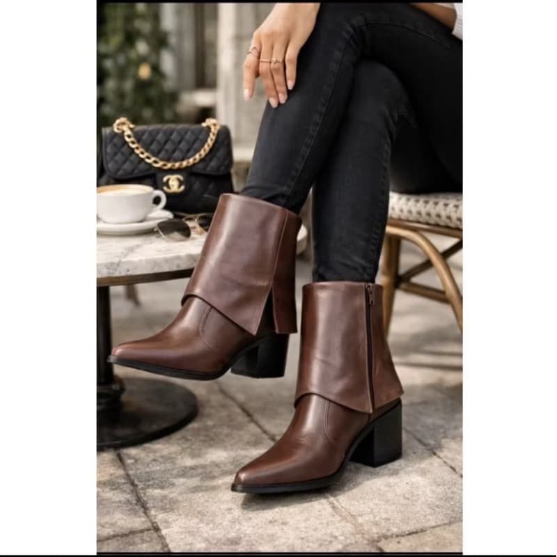 Bota Feminina Capa Napa Salto 6cm Médio Estilo Boiadeira Conforto Estilo Country Personalidade em 2 cores