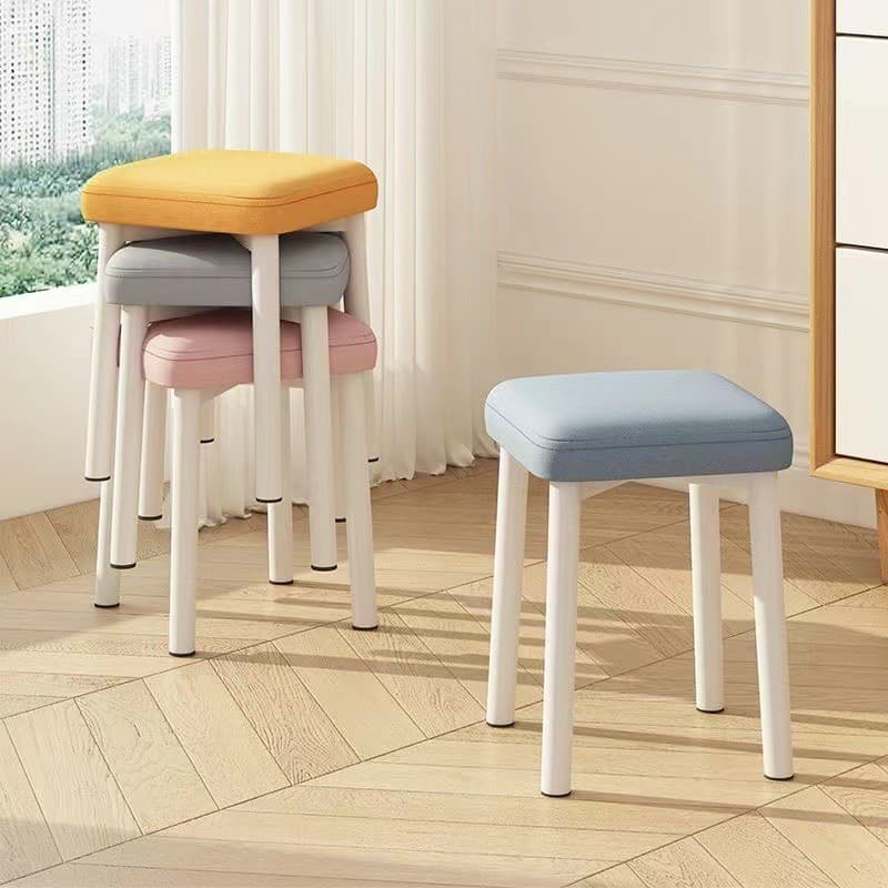 Novo estilo fezes domésticas empilháveis banco quadrado moderno simples nórdico cadeira de jantar influenciador pequeno