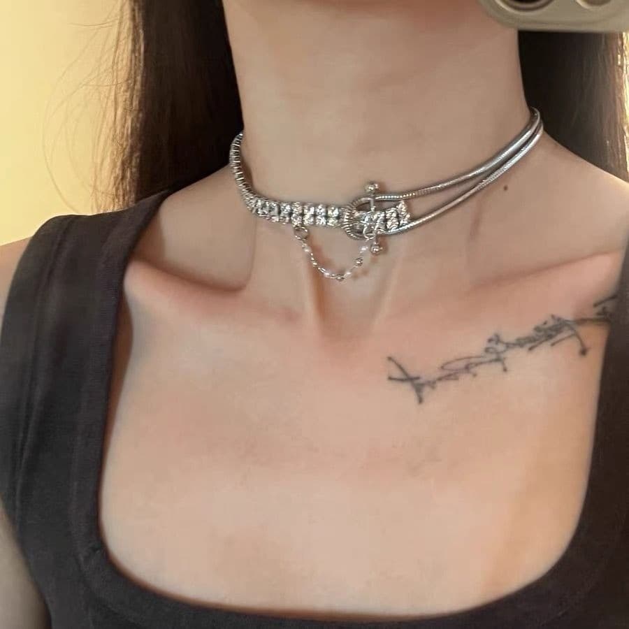 Doce legal quente menina cinto fivela colar Design gargantilha assimétrica luz luxo nicho Hip Hop Flash diamante colar d