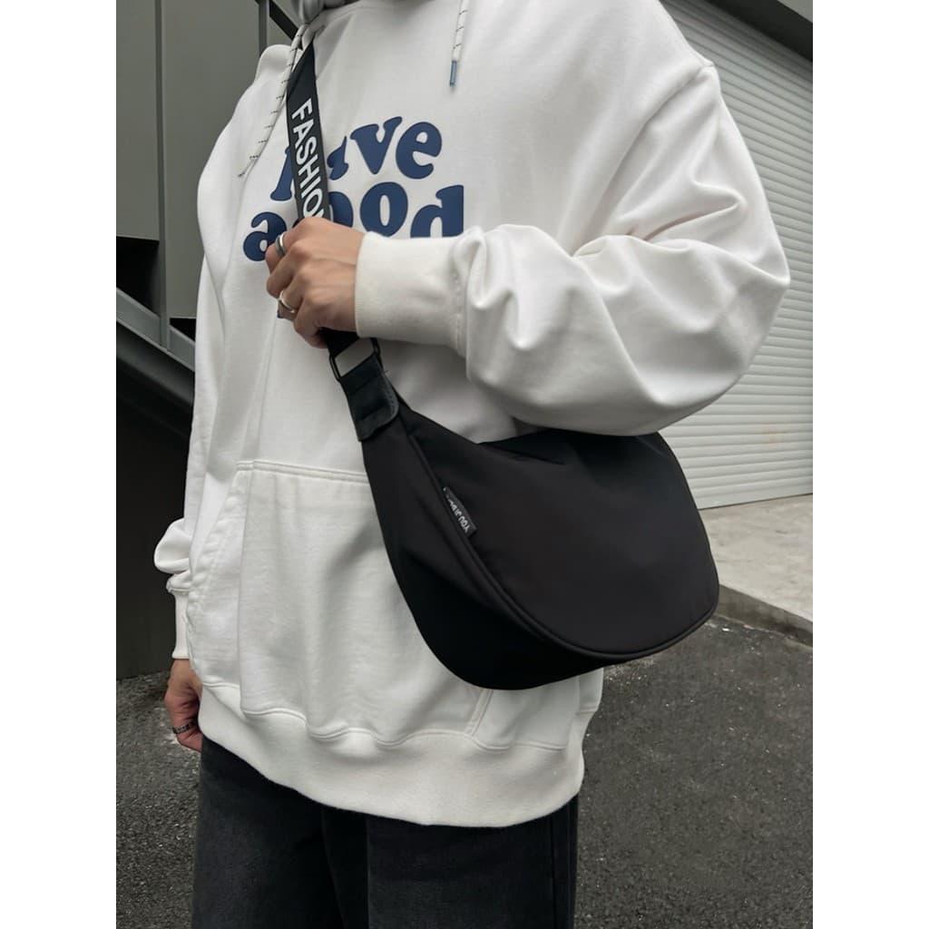 Moda meninos Oxford pano mensageiro saco All-Match leve Casual bolsa de ombro na moda crescente bolinho saco ombro ins