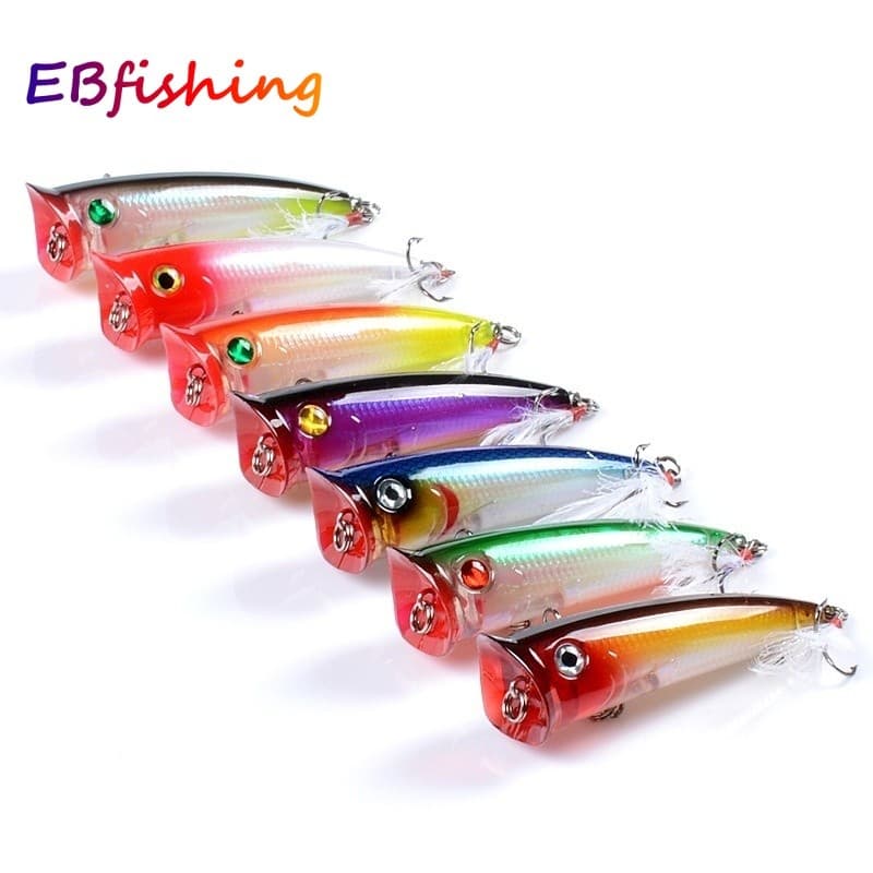1 Pçs Popper Isca 8cm/10.5g Pesca Topwater Iscas Baixo Penas Agudos Ganchos Cauda De Duras