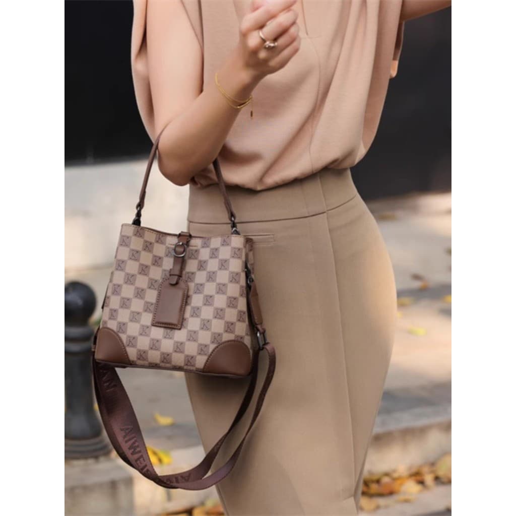 Ivisman Super quente balde saco feminino 2025 novo estilo saco luz luxo feminino saco do mensageiro High-End moda bolsa