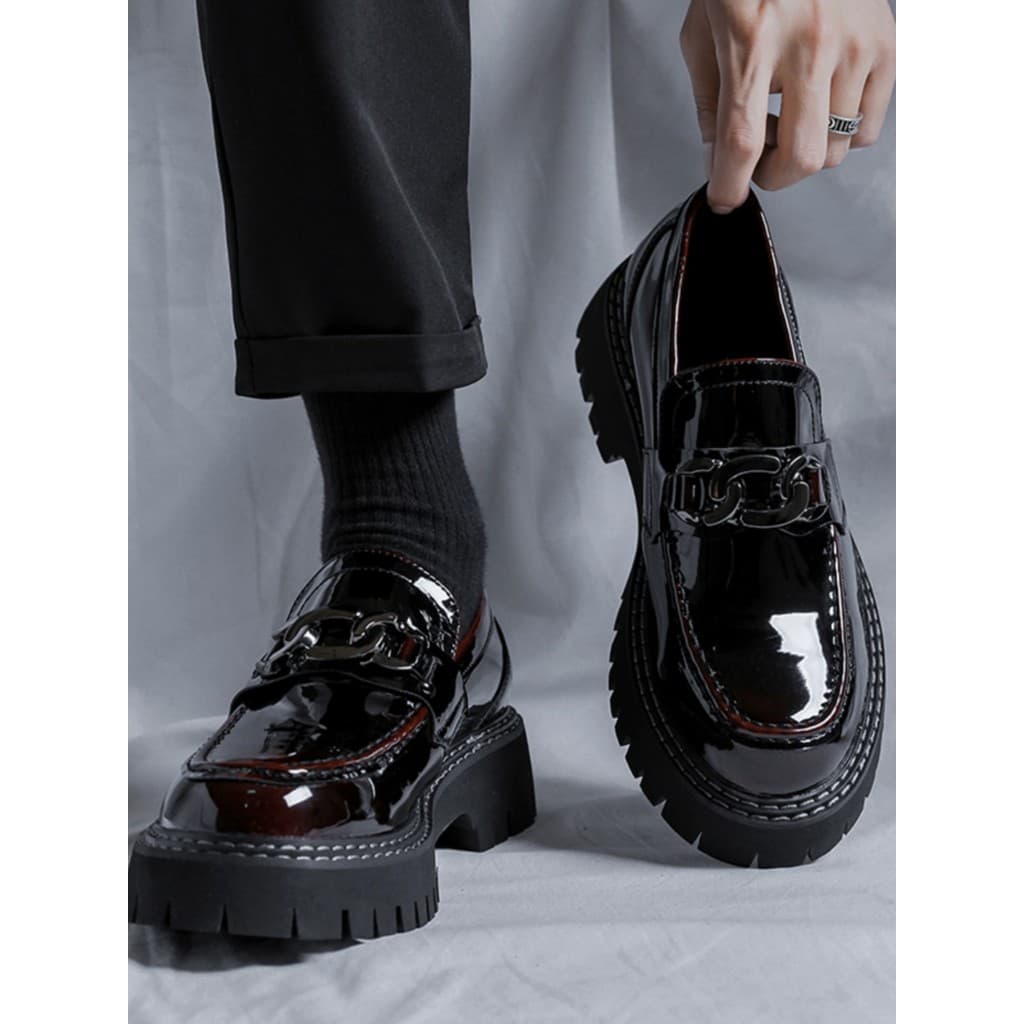 Primavera juventude couro envernizado dedo do pé redondo sola grossa um Pedal versão coreana sapatos de couro sapatos de