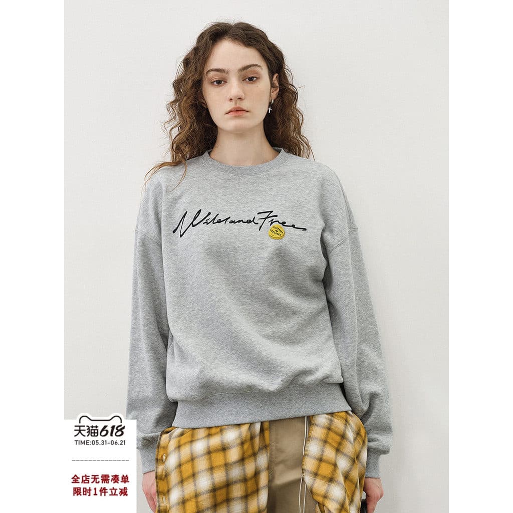 [Item com desconto] 714street American Retro Cursive Text Impresso Em Torno Do Pescoço Moletom Outono Inverno Camiseta d