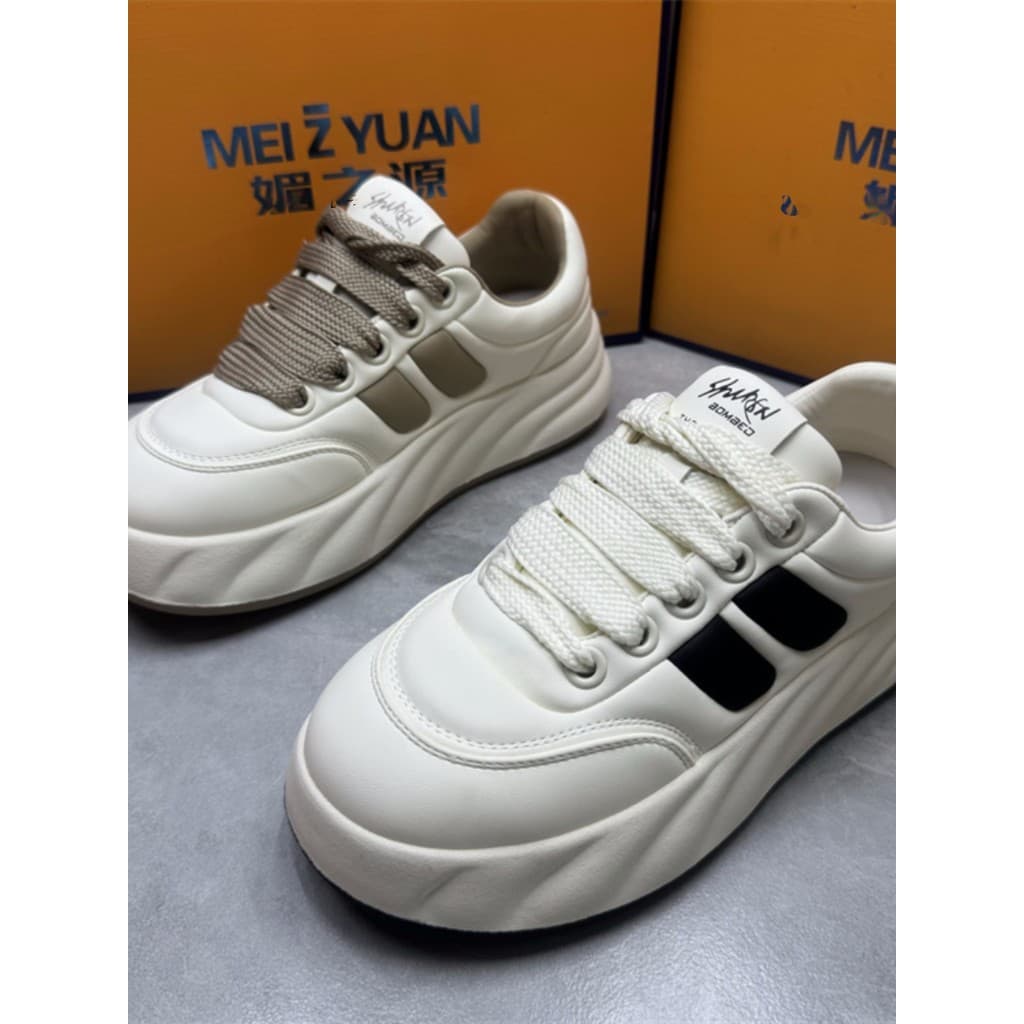 Tratamento de liberação de gabinete pão de sola grossa sapatos brancos femininos 2024 primavera novo estilo dedo do pé r