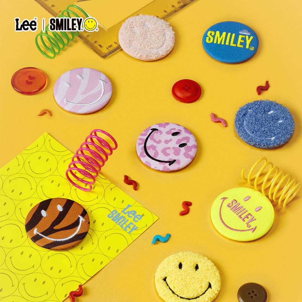 Lee x Smiley Co-Branded Merchandise Round Badge Acessórios Exclusivos Bonitos Bordados Smiley Denim Ornamentos