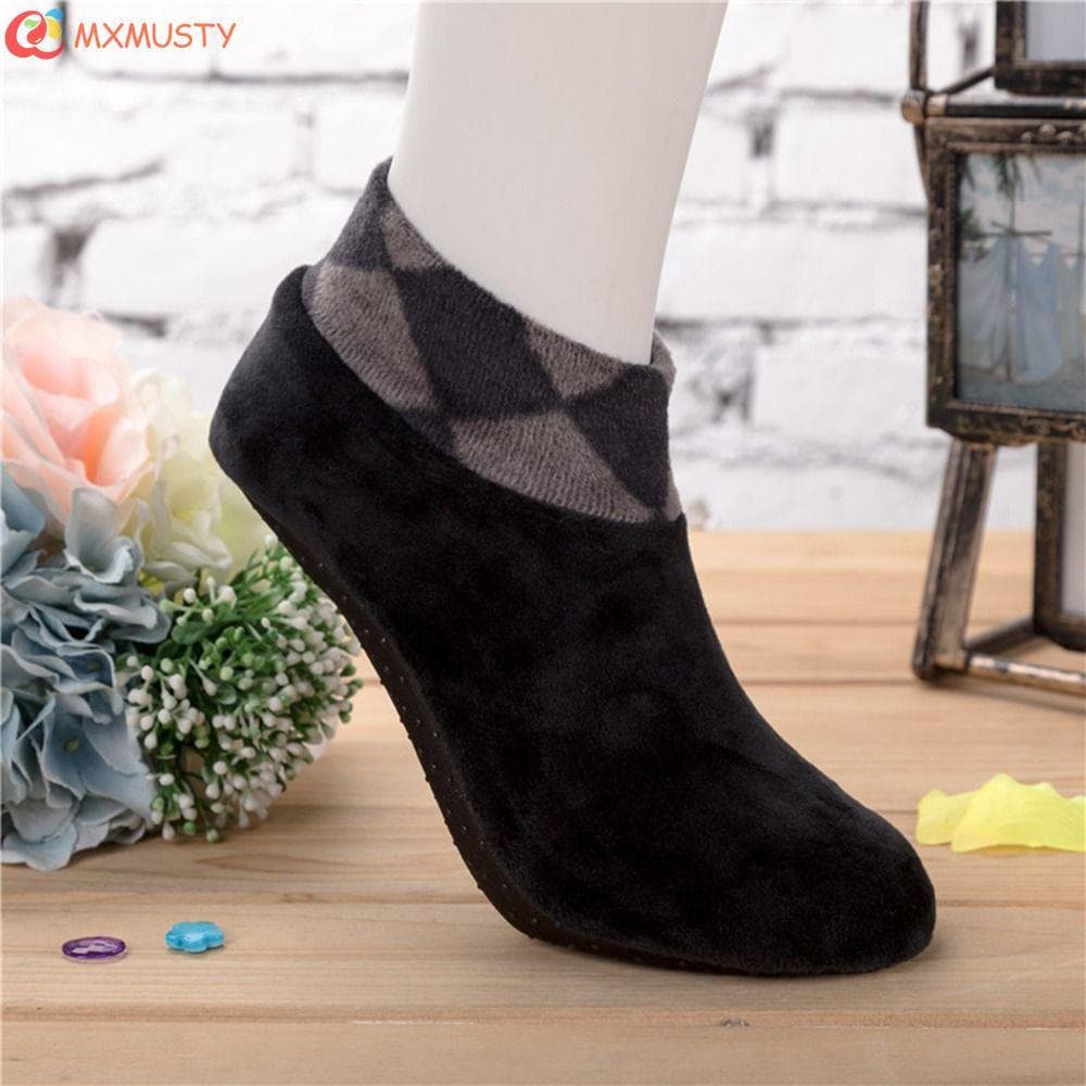 MXMUSTYZA Sapatos De Chão De Inverno Para Homens Doce Respirável Treliça Fundo Macio Cor Sólida Engrossar Antiderrapante