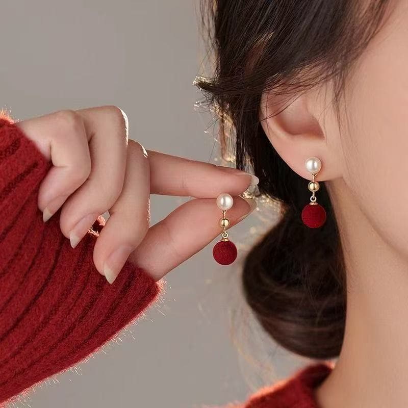 Brincos de pérola Pompom vermelho Benming ano feminino 2026 cavalo brincos de ano novo chinês brincos femininos