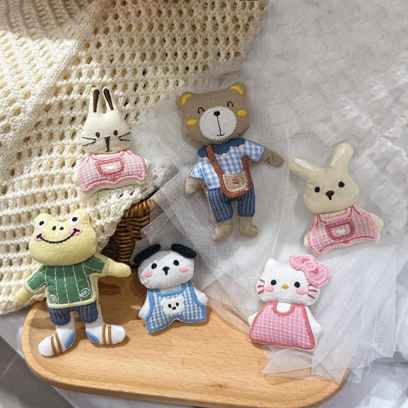 Tecido dos desenhos animados urso sapo filhote de cachorro KT gato boneca traje decoração broche dos desenhos animados