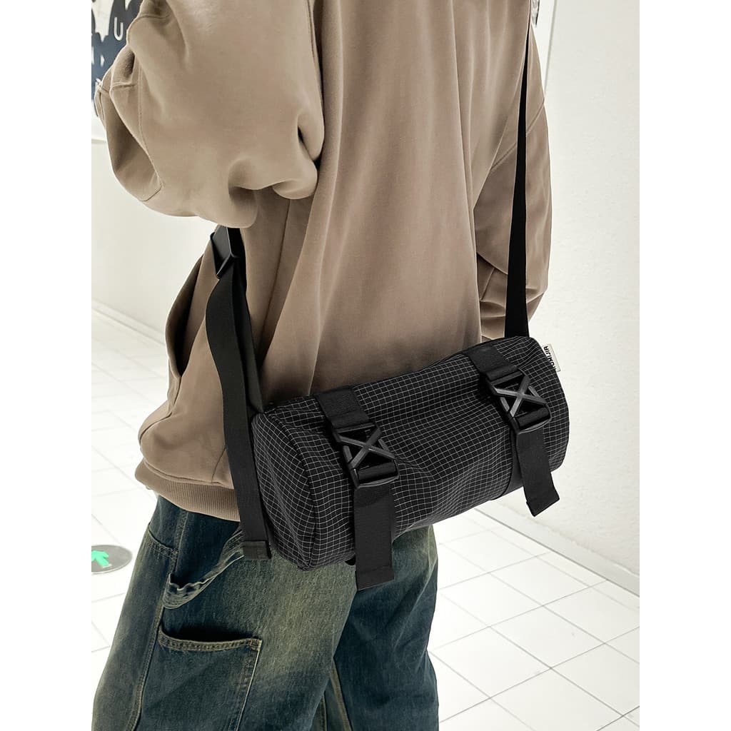 Estilo japonês Street Wear ferramentas saco feminino nicho sentir cilíndrico saco do mensageiro moda All-Match diário le