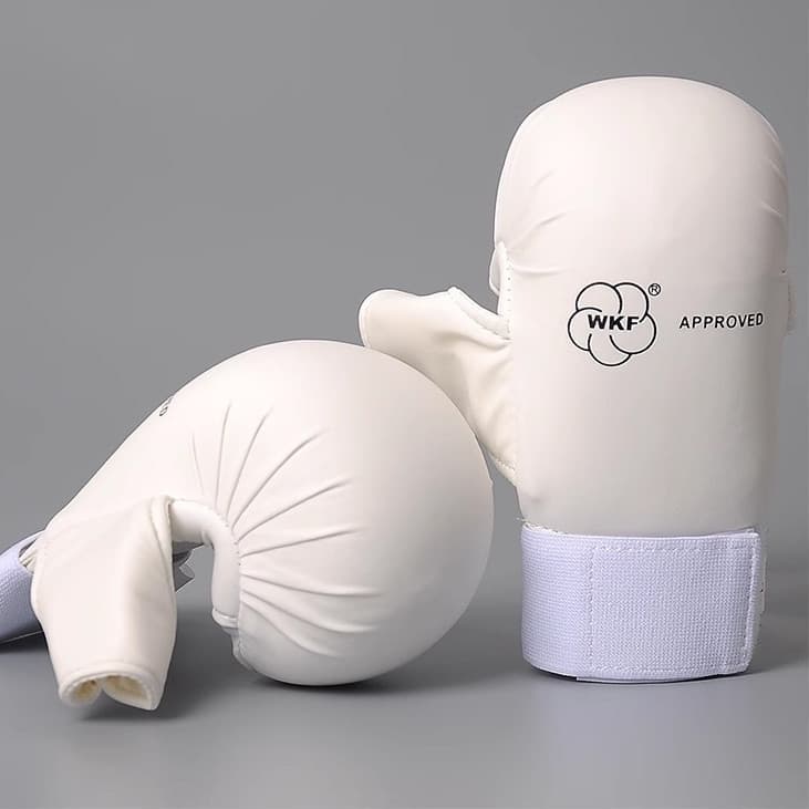 Branco Karate Gloves WKF Luvas de Taekwondo MMA Adulto Crianças Luvas de Treinamento Confortáveis Resistentes ao Desgast