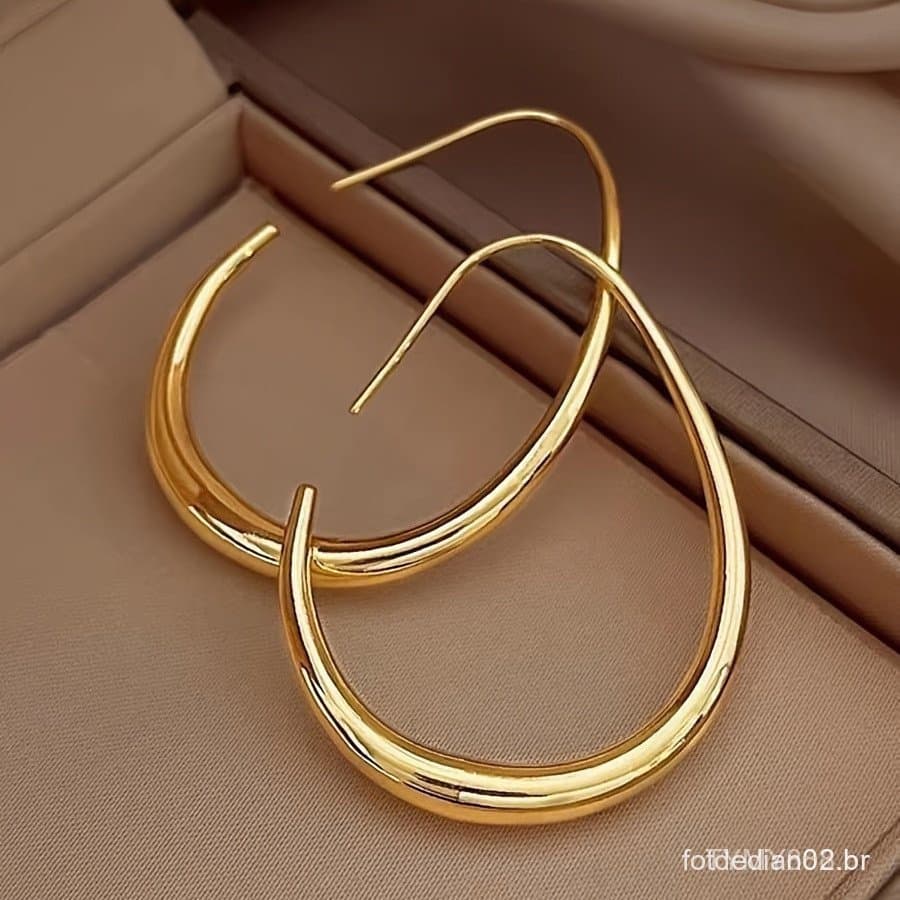 Par de Brincos de Argola com Design de Gota d'Água Banhados a Ouro Estilo Retrô Simples Joias Femininas