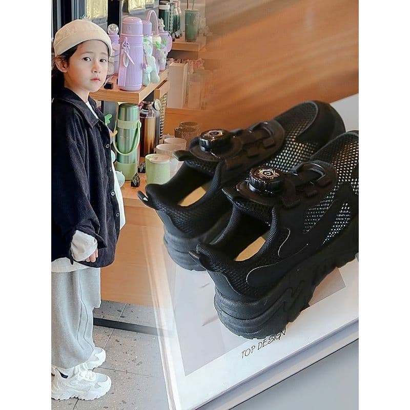 Crianças sapatos brancos 2026 verão novo estilo meninos meninas oco respirável única malha sapatos médio grande crianças