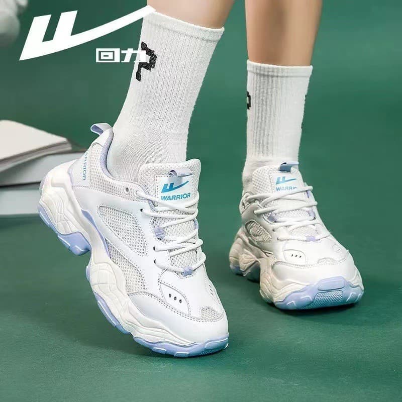 Puxar para trás papai sapatos femininos 2024 verão novo estilo na moda aumentando All-Match tênis de corrida sapatos esp