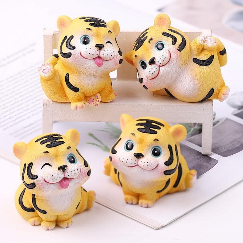Decorações interiores do carro dos desenhos animados bonito pequeno tigre Desktop boneca ano do tigre presente pequenos