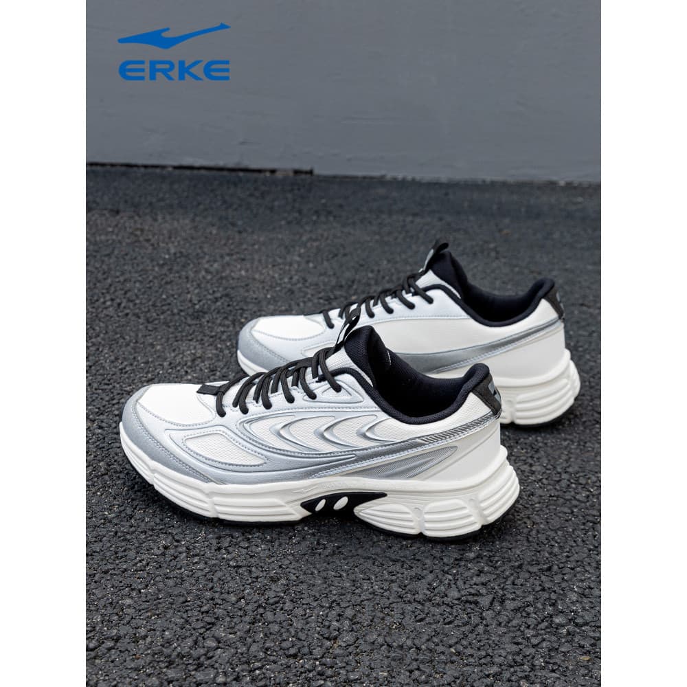 Hongxing Erke Yurong tênis de corrida com absorção de choque ao ar livre 2026 verão prata cinza Retro sapatos masculinos