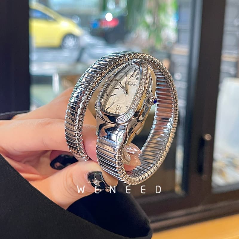 Único em forma de cobra pulseira relógio feminino 2025 novo estilo senhoras luz luxo nicho arte feminino cabeça de cobra