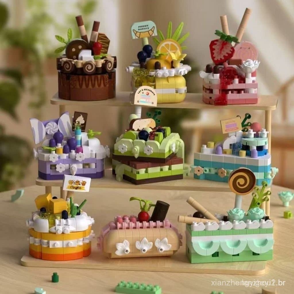 Compatível com peças de Lego, é um brinquedo educativo popular para montar um bolo de chocolate com morango e é um ótimo