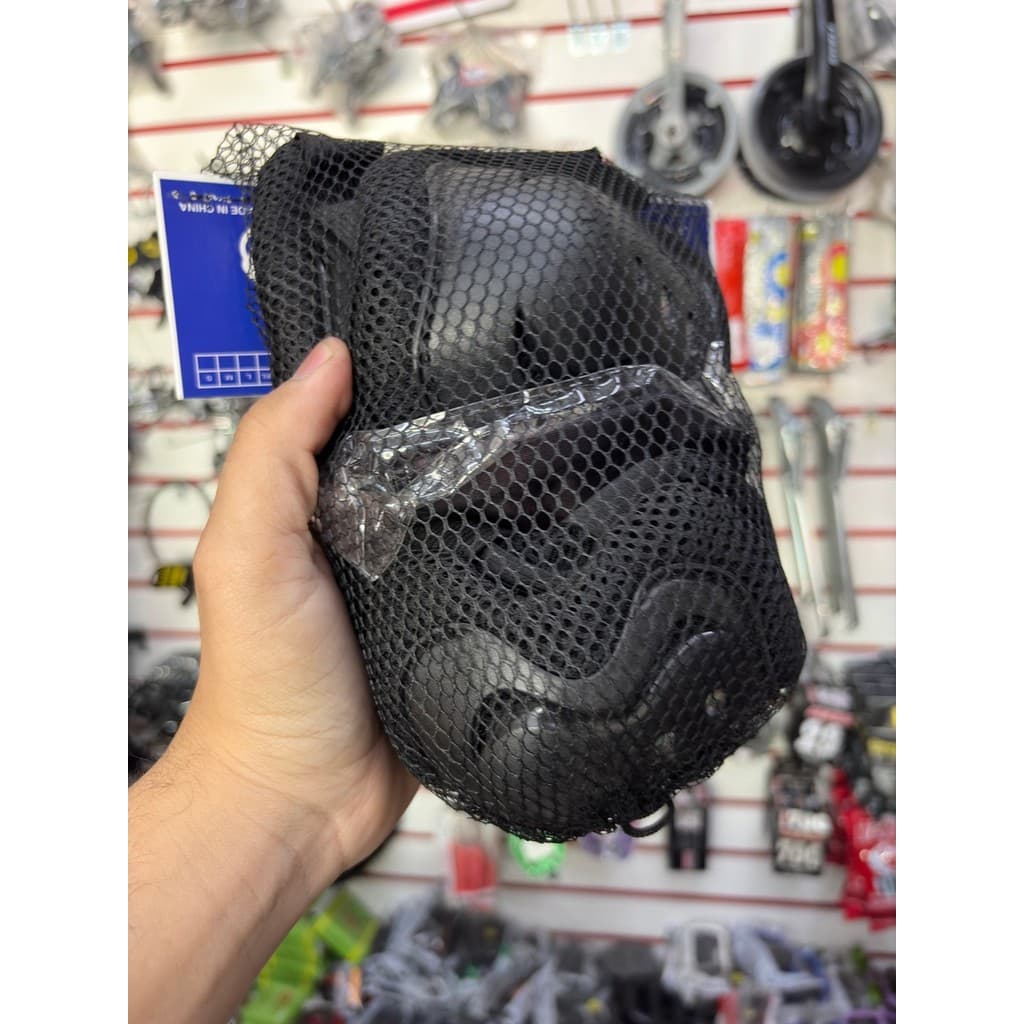 Kit Proteção Infantil CTX Joelheira Cotoveleira Luvas Preto