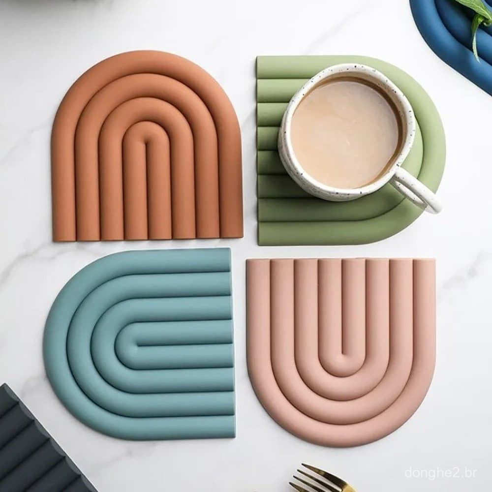 1 tapete de silicone multifuncional arco-íris, adequado para a cozinha, resistente a altas temperaturas.