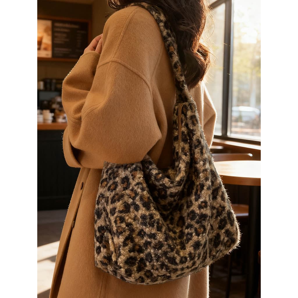 Bolsa Tote com estampa de leopardo de pelúcia feminina 2025 inverno bolsa de ombro de grande capacidade trabalho Commute