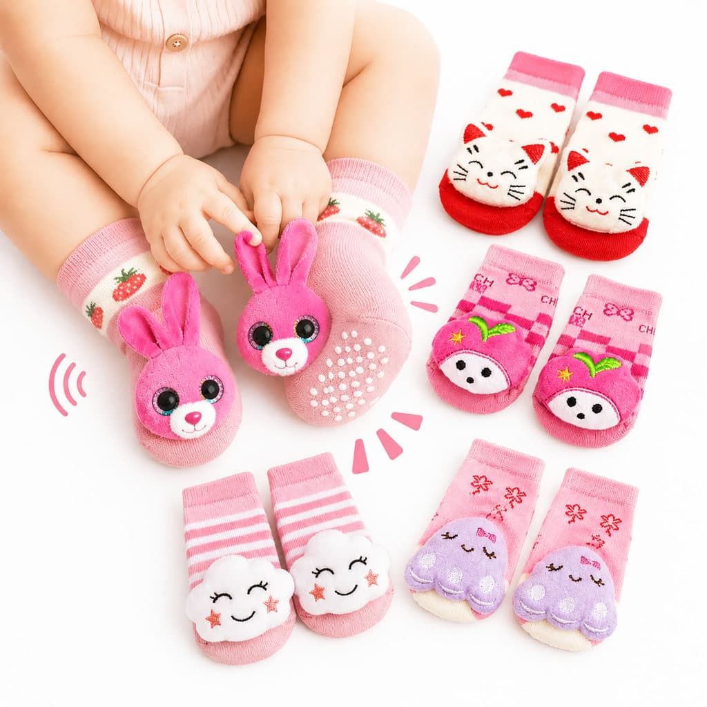 Kit 4 Pares Meia Bebê Antiderrapante 3D com Chocalho Menina