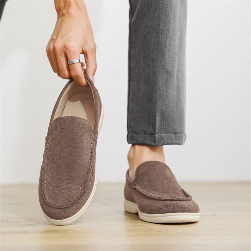 Capa de um Pedal pé mocassins preguiçosos 2026 novo estilo masculino camurça ervilhas sapatos moda Casual condução sapat