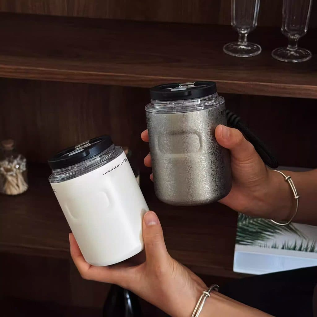 Meninas de alto valor pequeno copo térmico portátil copo de café masculino passeio carregando copo portátil 2026 novo es