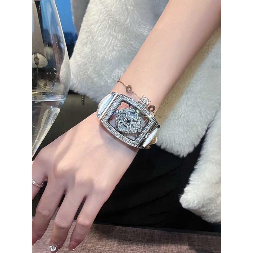 relogio feminino pequeno relogio feminino luxo Hora de correr Poker deusa relógio tipo barril Gypsophila oco à prova dwa