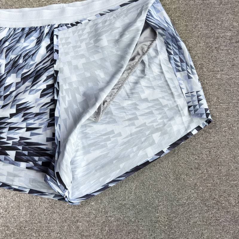 [Estoque pronto, primeira remessa] Shorts esportivos de três pontos, secagem rápida, corrida, maratona, campo, treinamen